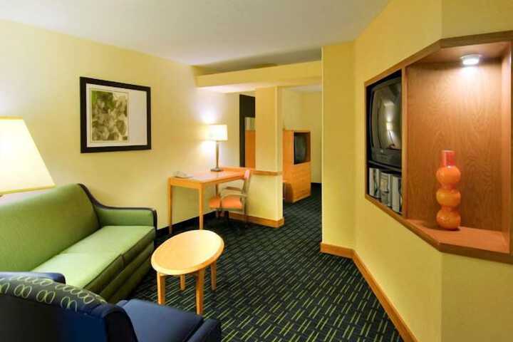 Room 13 of 18