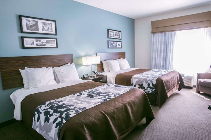 Room 33 of 61