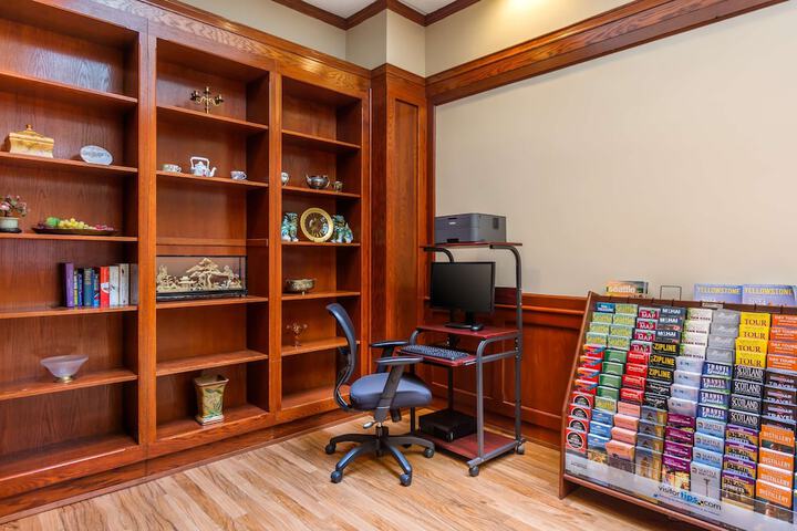 Business Center 39 of 39