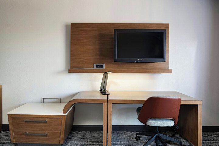 Room 19 of 42