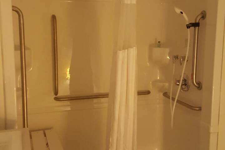 Room 15 of 34