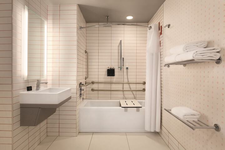 Room 8 of 36