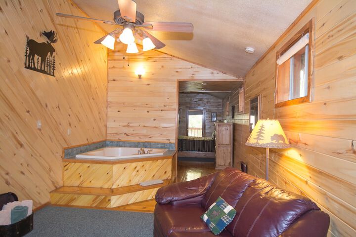 Upper Canyon Inn & Cabins
