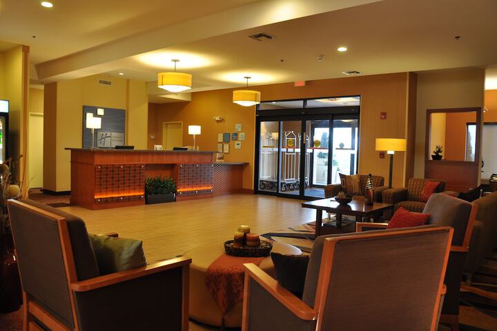 Holiday Inn Express Hotel & Suites Prattville South by IHG