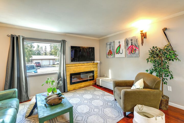 Delta Junction Rental w / Shared Pool & Hot Tub!