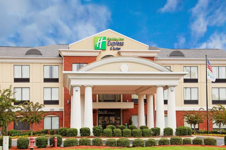 Holiday Inn Express Hotel & Suites Tupelo by IHG