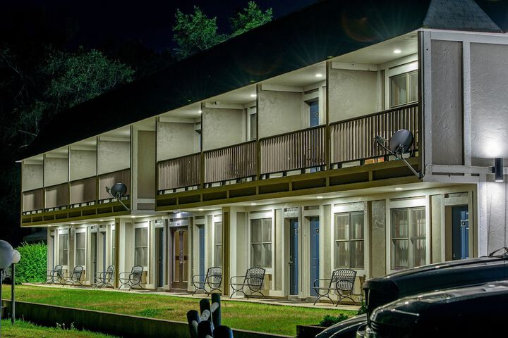 Hotel 15 of 109