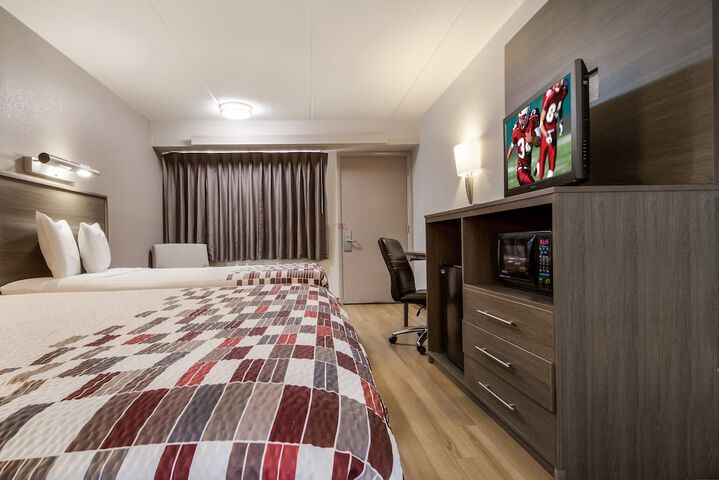 Room 6 of 12