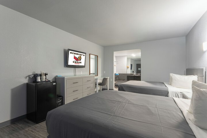 Room 28 of 32