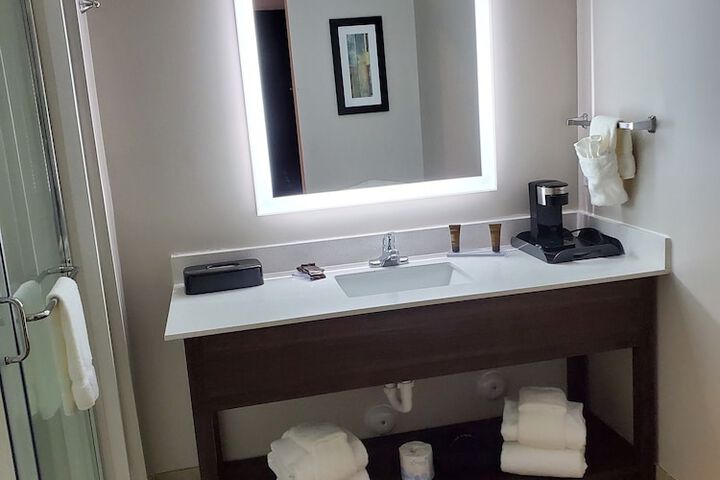 Room 15 of 22