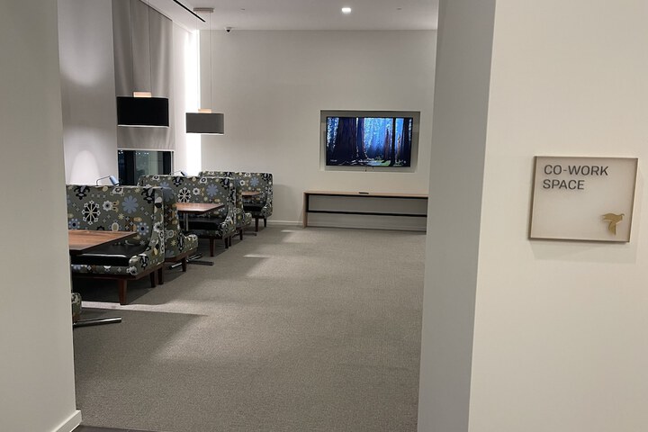 Business Center 117 of 123
