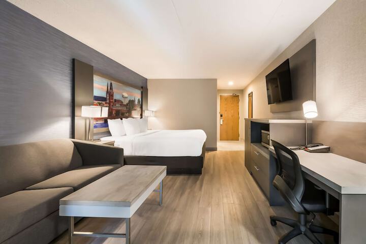 Room 9 of 34