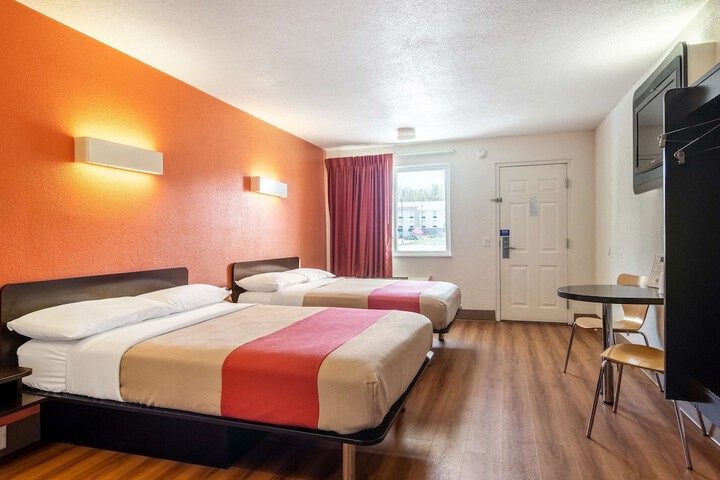 Room 8 of 29
