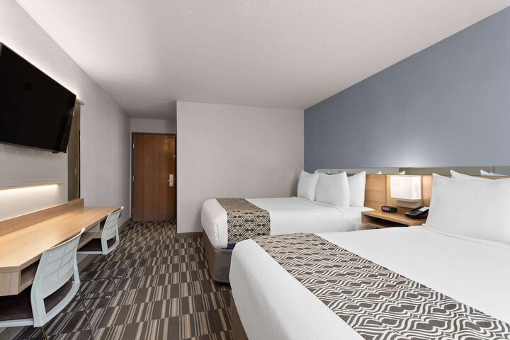 Microtel Inn & Suites by Wyndham Zephyrhills