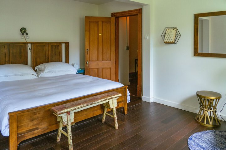 Room 33 of 52