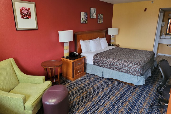Olympic Inn & Suites