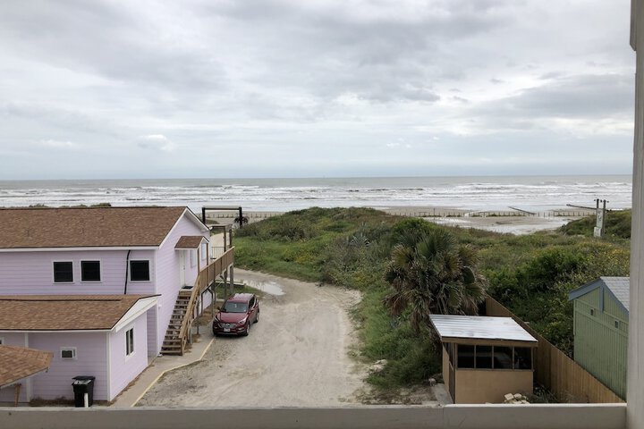 Beachgate CondoSuites and Oceanfront Resort