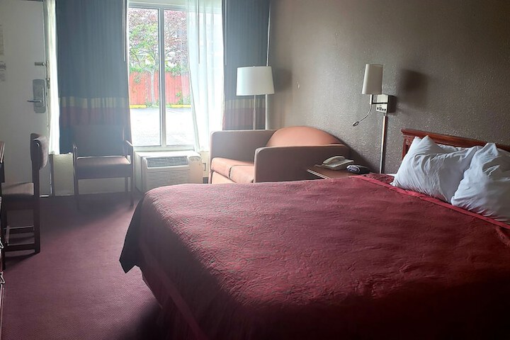 Room 24 of 28