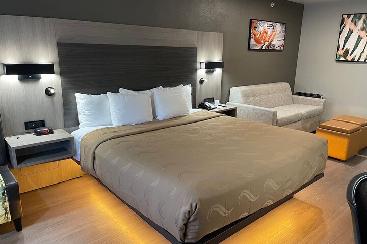 Quality Inn & Suites North Mesquite I-30