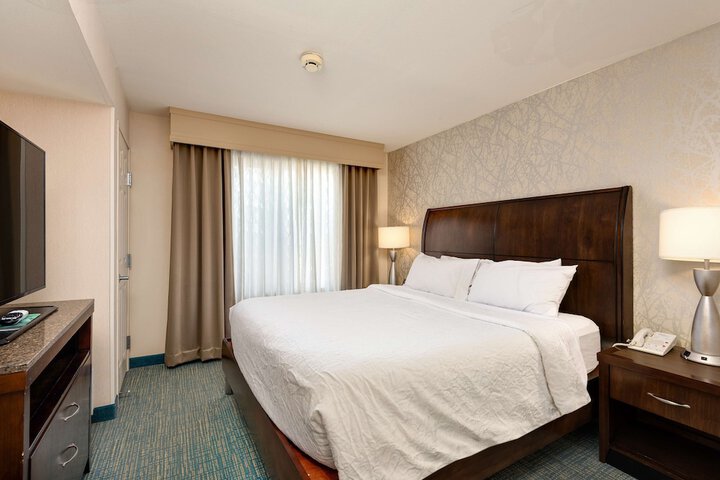 Room 13 of 28