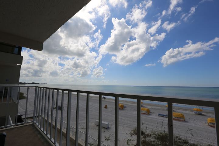 Shoreline Island Resort - Exclusively Adult