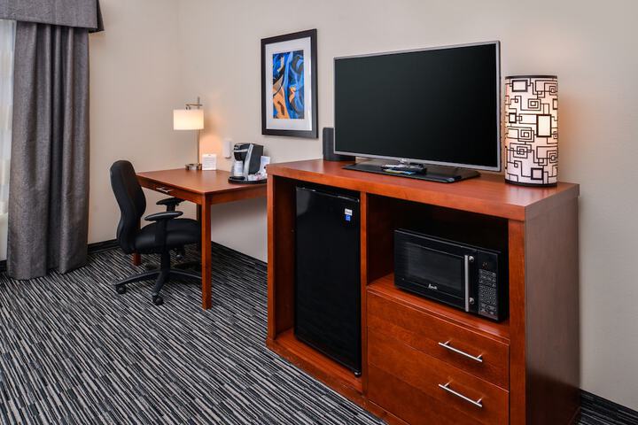 Room 10 of 32