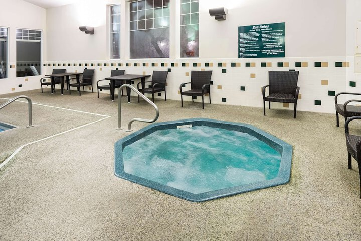 Best Western Plus Riverfront Hotel & Suites