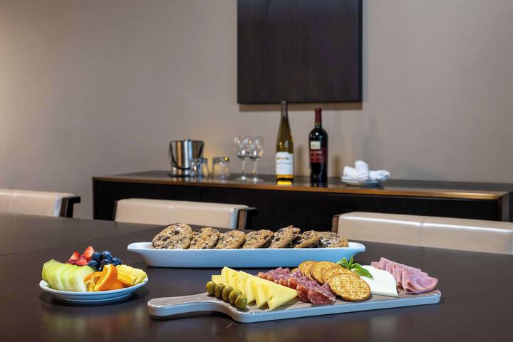 DoubleTree by Hilton Hotel Newark Airport