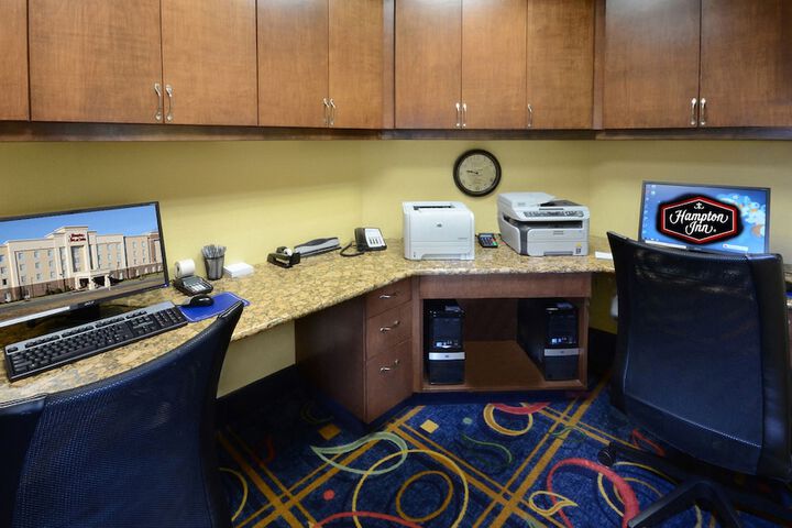 Business Center 63 of 64
