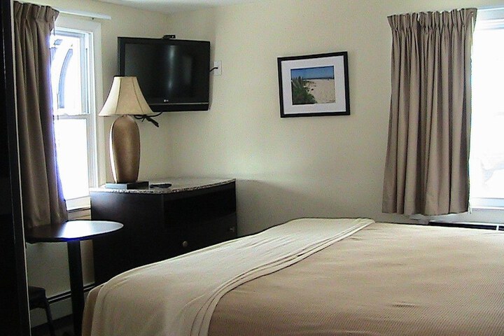 Room 11 of 35