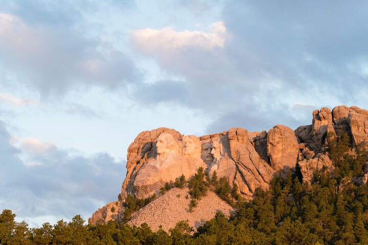 Under Canvas Mount Rushmore