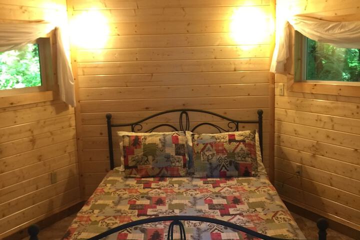 Alexanders Lodge