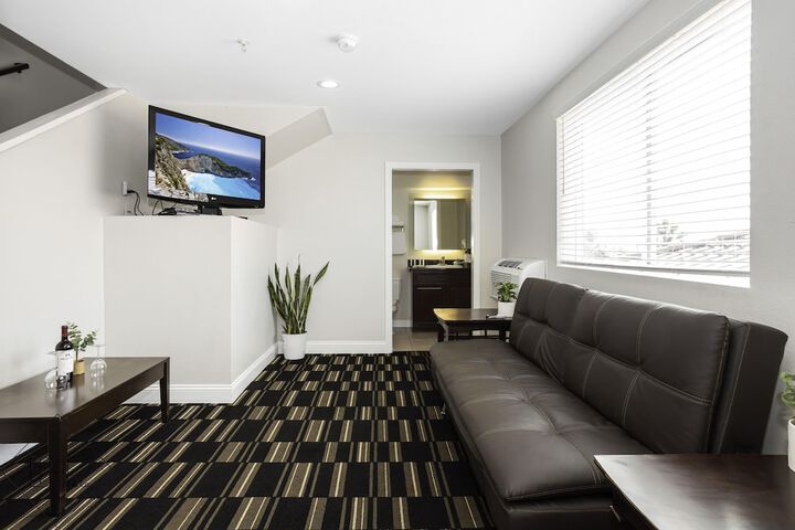 The Hotel Oceanside
