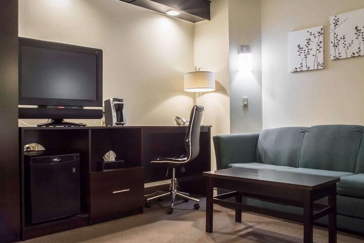 Room 25 of 36