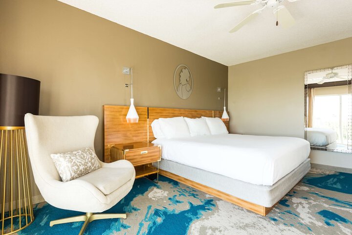 Room 21 of 73