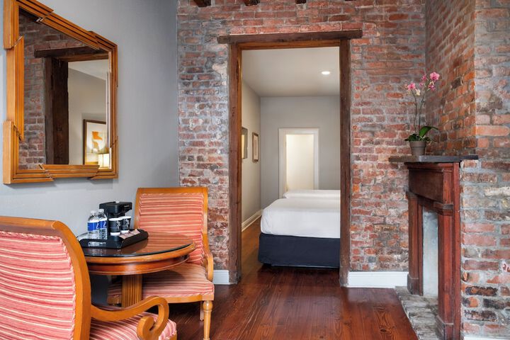 Room 19 of 28