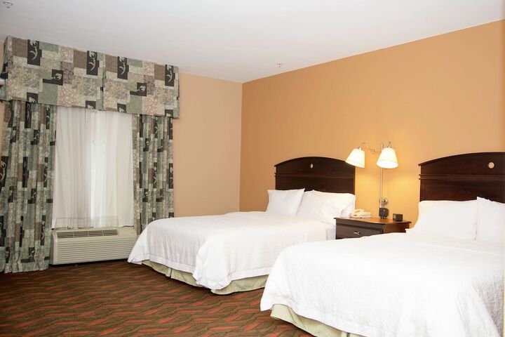 Room 27 of 64