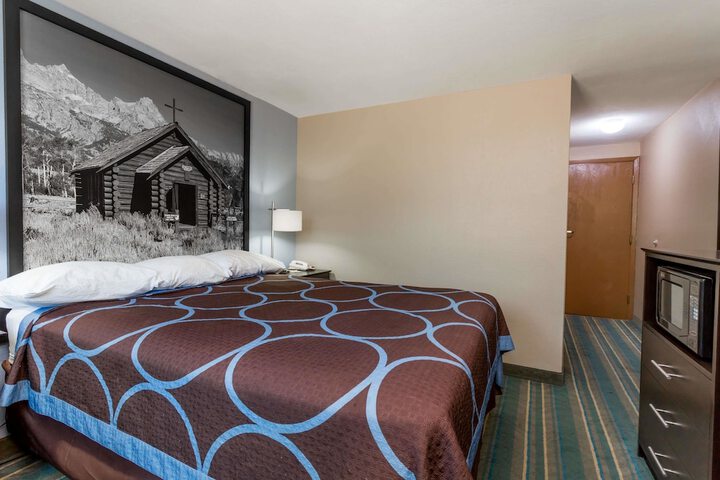 Room 14 of 17