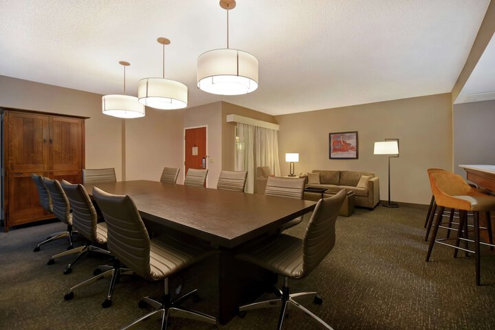 Room 44 of 94
