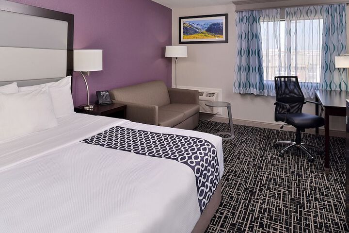 Room 32 of 53