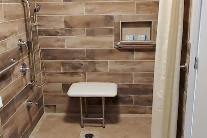 Room 123 of 154