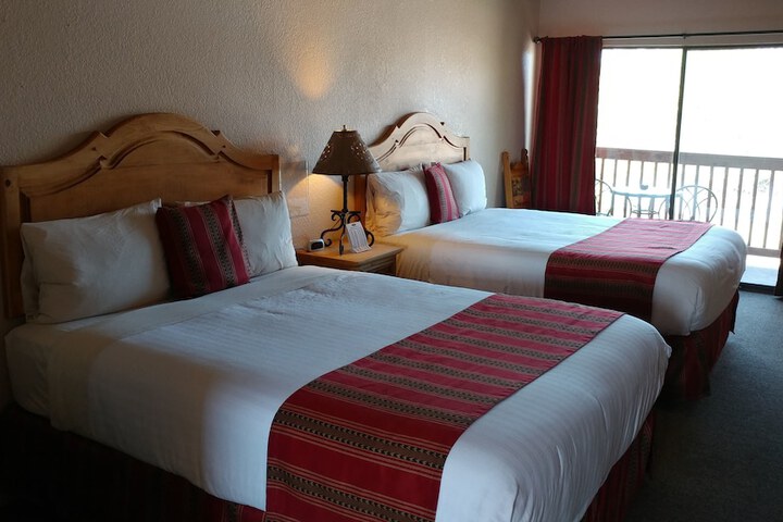 Room 27 of 72