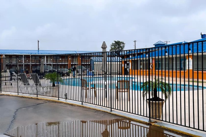 Pool 6 of 42