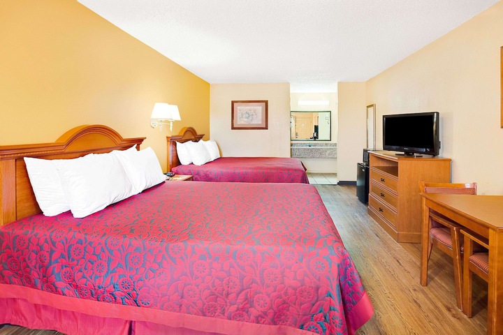 Room 14 of 15