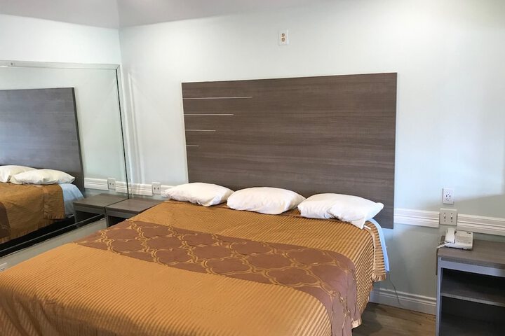 Room 25 of 26
