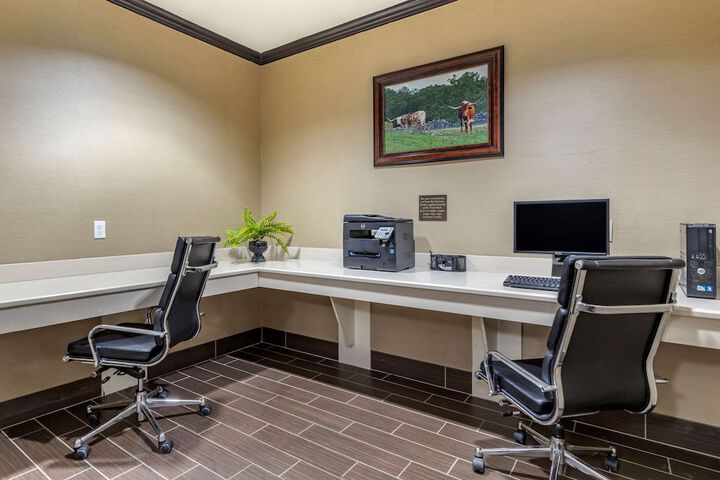 Business Center 37 of 37