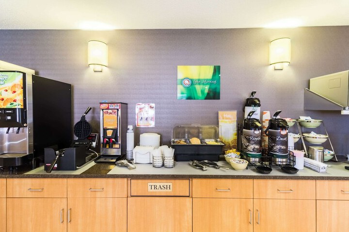 Breakfast/Coffee Service 48 of 49