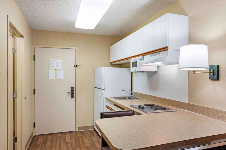 Room 10 of 30