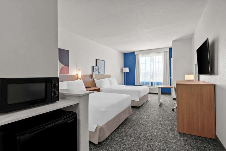 Spark by Hilton Selma