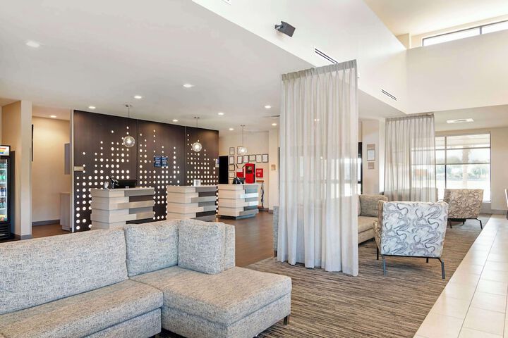 Best Western Plus Executive Residency Rigbys Water World Hotel